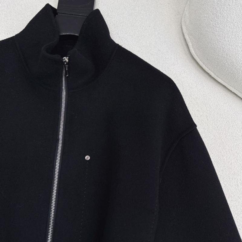 H**me5 outwear